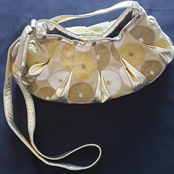 Golden Bag - Picture 2 of 4